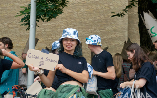 OLYMPUS DIGITAL CAMERA